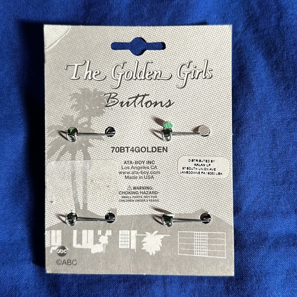 The Golden Girls - Set of 4 Buttons - Picture 2 of 2